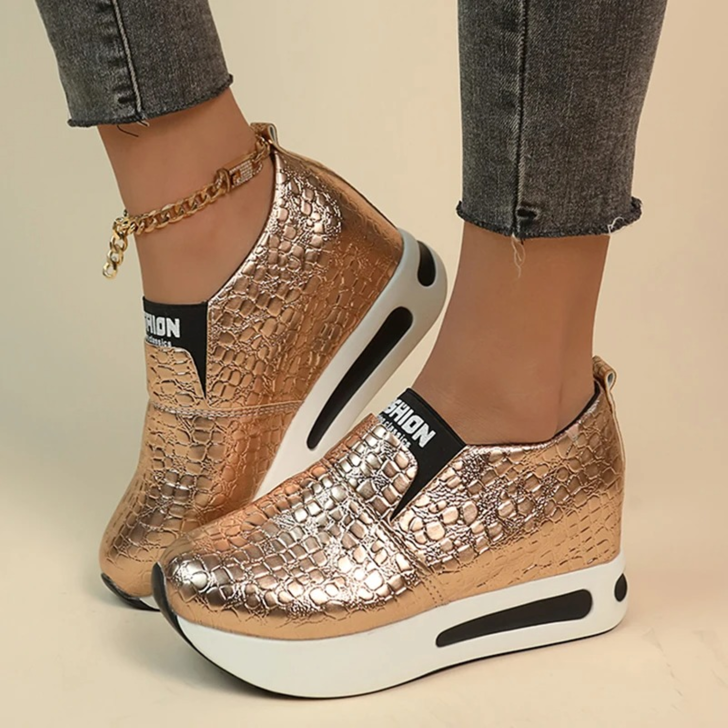 Vinn – Damen-Sneaker mit Schlangenmuster in Silber und Gold