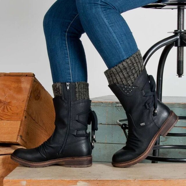 Warme Damen Winterstiefel – Gefütterte Stiefel mit Schnür- und Nieten-Details, ideal für kalte Wintertage