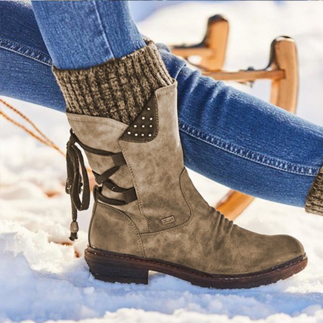 Warme Damen Winterstiefel – Gefütterte Stiefel mit Schnür- und Nieten-Details, ideal für kalte Wintertage