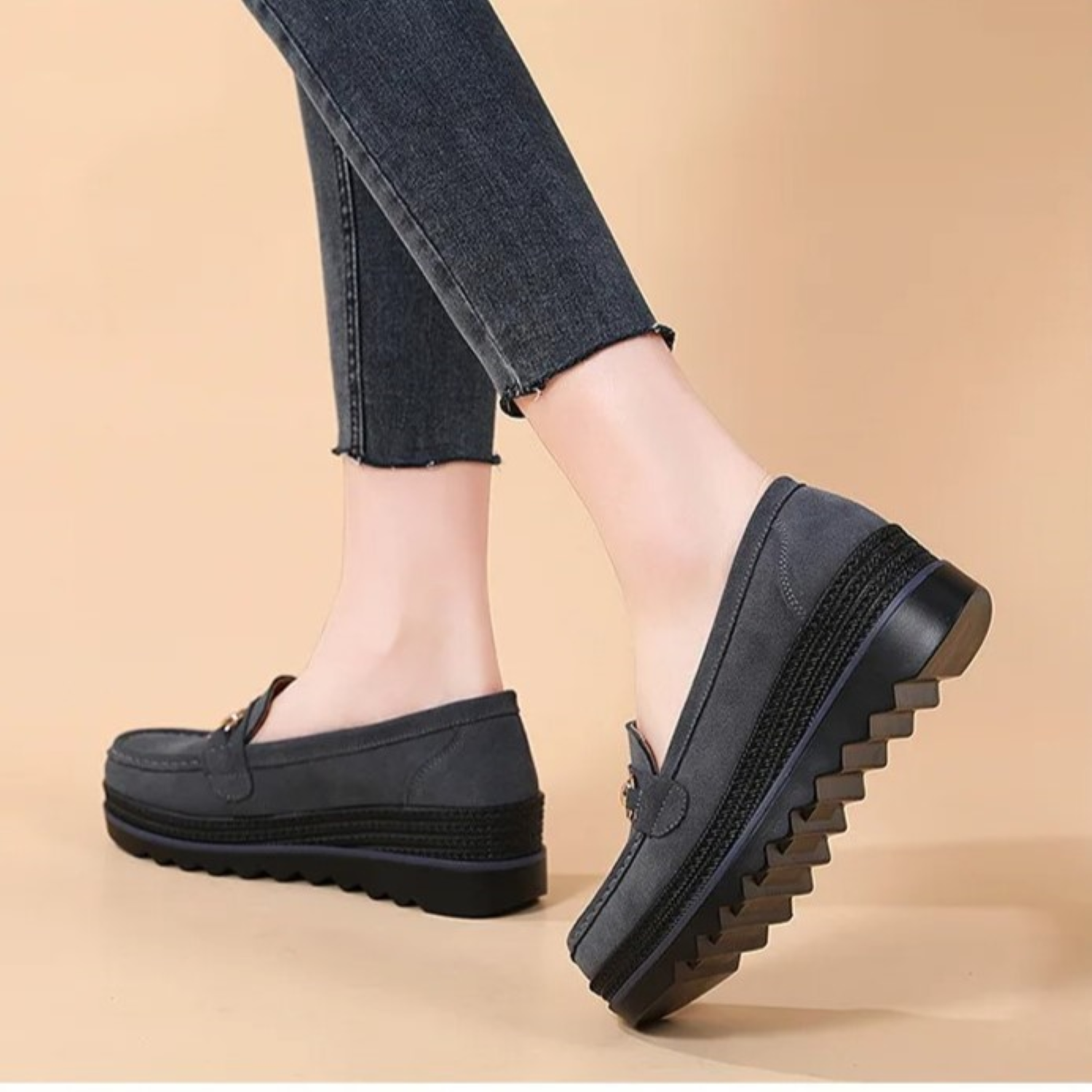 Lika – Lässige Damen-Loafer aus Wildleder mit Metallschnalle