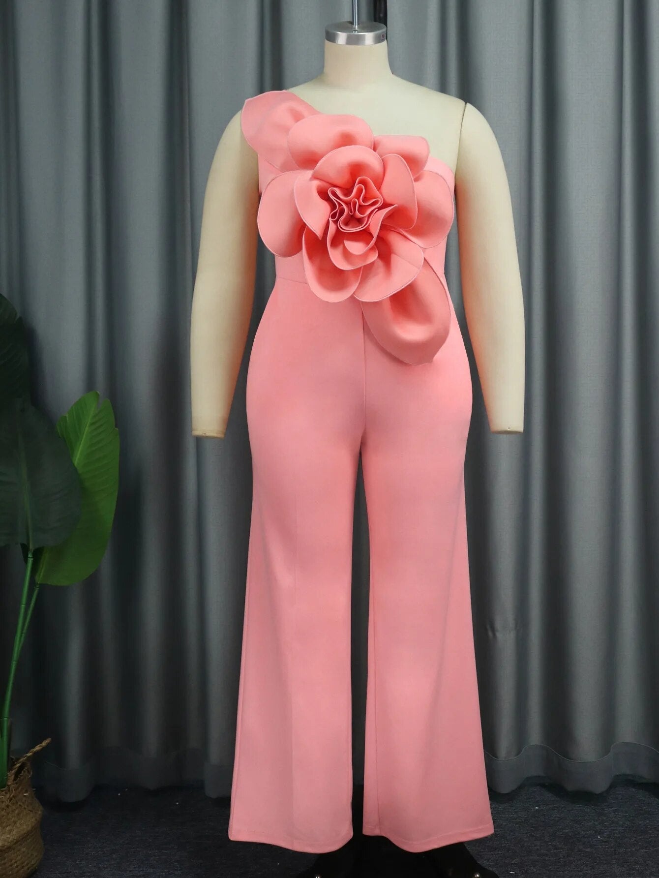 Trine – Rosa Overall mit Blumenapplikation