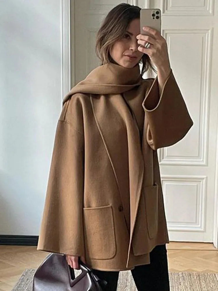 Sharon - Klassischer Herbst Camel Mantel mit Schal für Damen